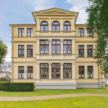 Christa 05 - Sonnenvilla *